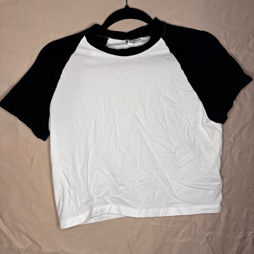 H&M Black and White Short Sleeve Tee